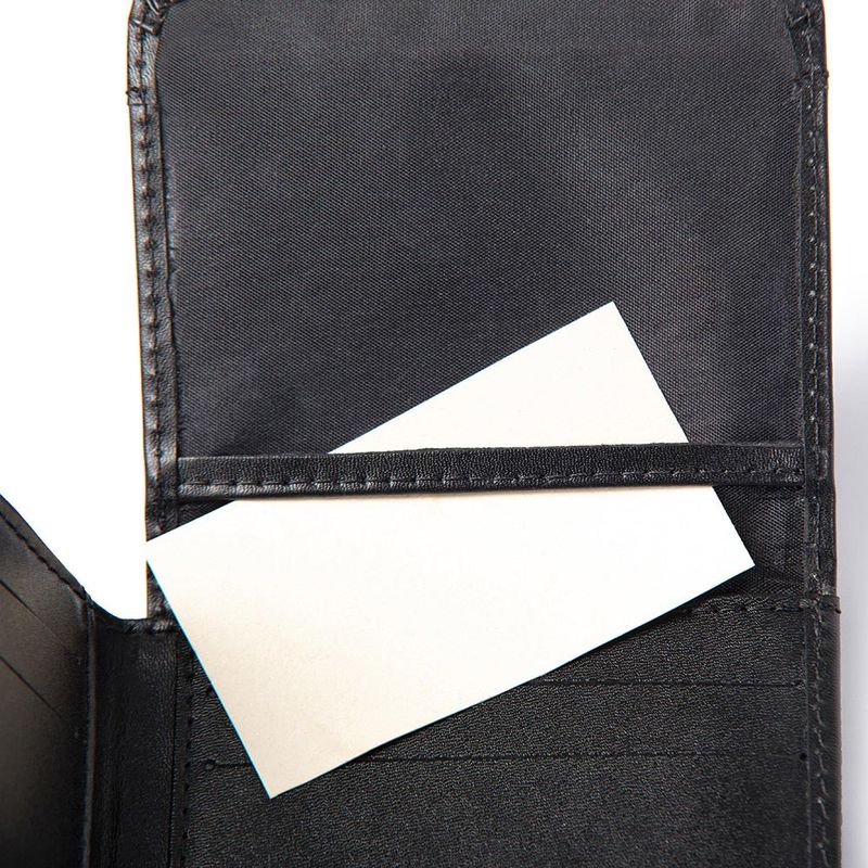 C0031001_PRETO_3.jpg